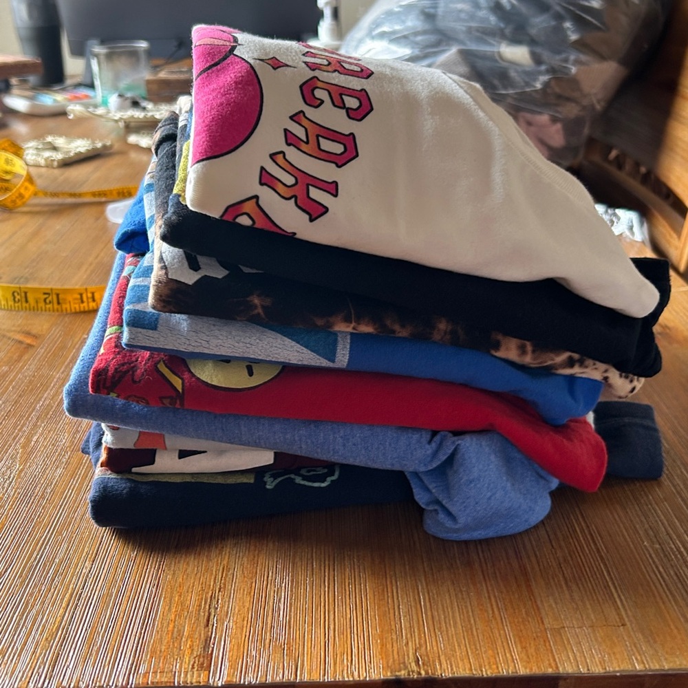 HUGE MYSTERY 9 Piece Tshirt BUNDLE - Picture 4 of 4